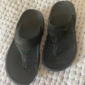 Hoka Ora Recovery Flip Women’s Size 8 gently used